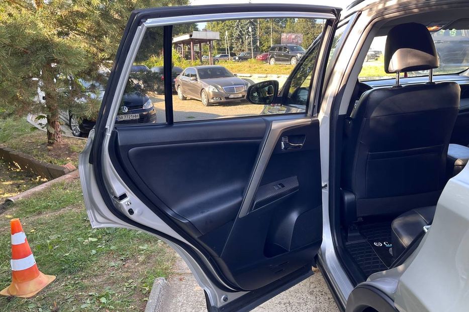 Продам Toyota Rav 4 2014 года в Черновцах