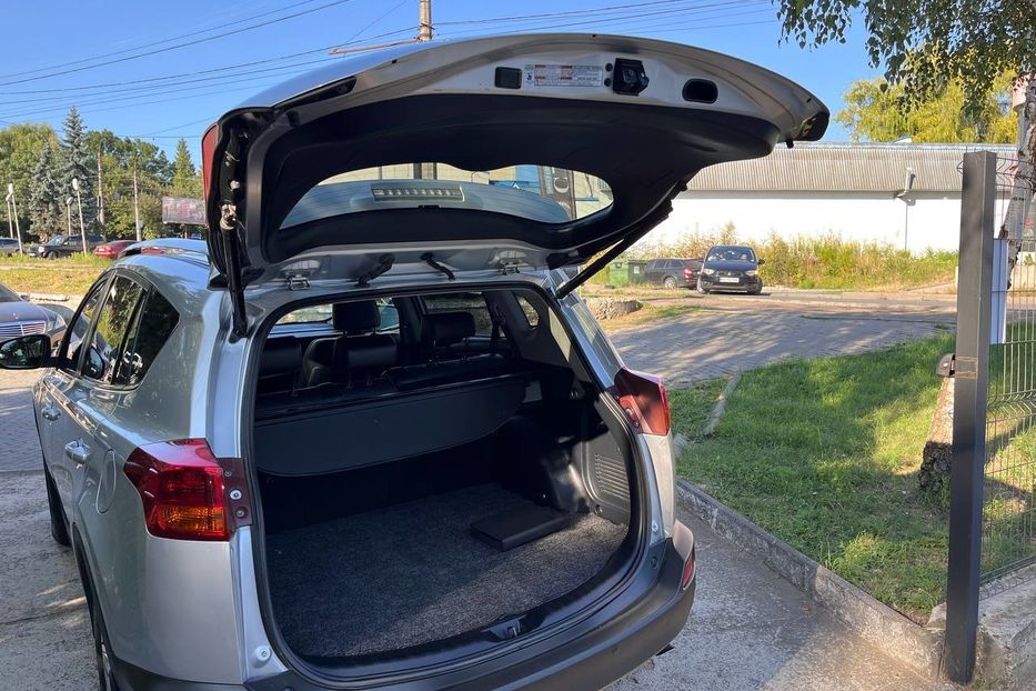 Продам Toyota Rav 4 2014 года в Черновцах