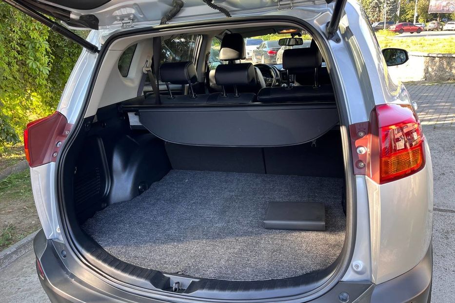 Продам Toyota Rav 4 2014 года в Черновцах