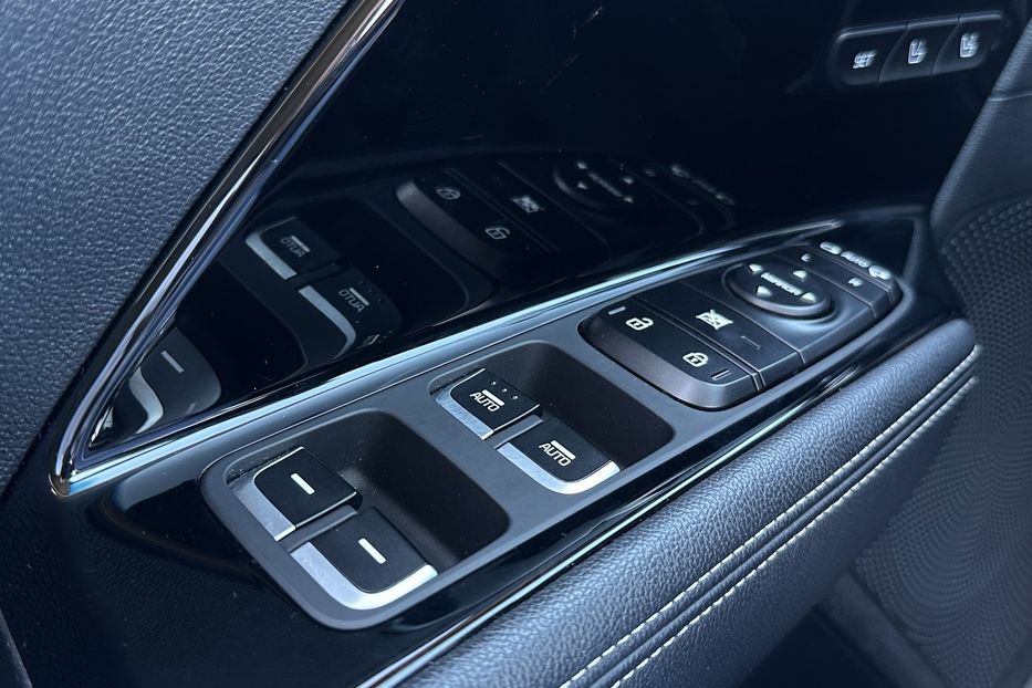 Продам Kia Niro 64 кВт Макс. комплектація 2020 года в Львове