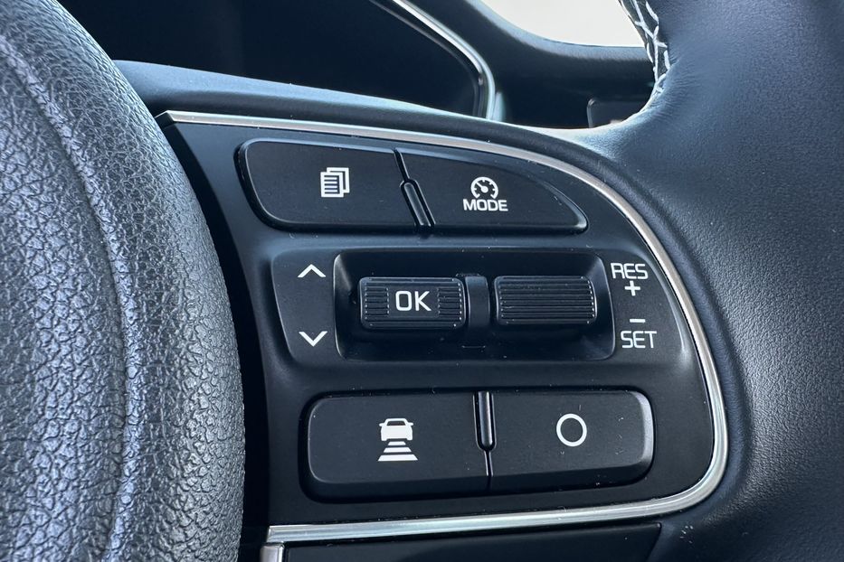 Продам Kia Niro 64 кВт Макс. комплектація 2020 года в Львове