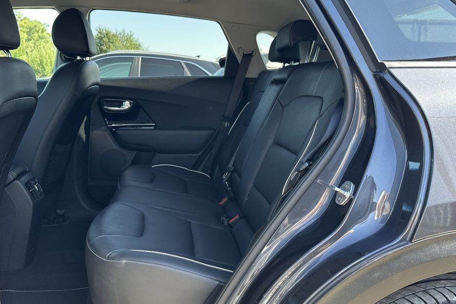 Продам Kia Niro 64 кВт Макс. комплектація 2020 года в Львове
