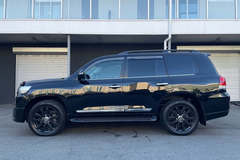 Продам Toyota Land Cruiser 200 Premium  2016 года в Киеве