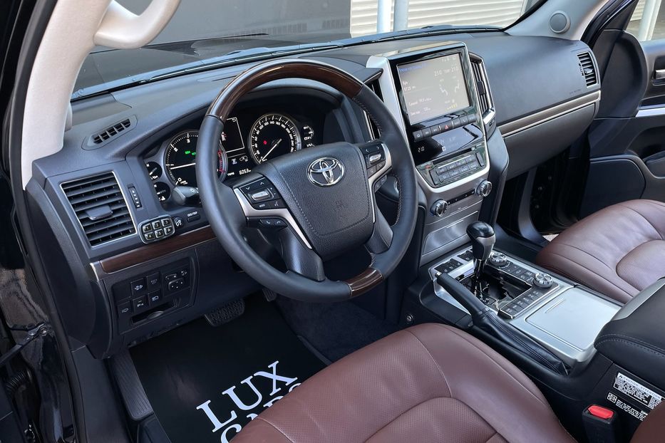 Продам Toyota Land Cruiser 200 Premium  2016 года в Киеве