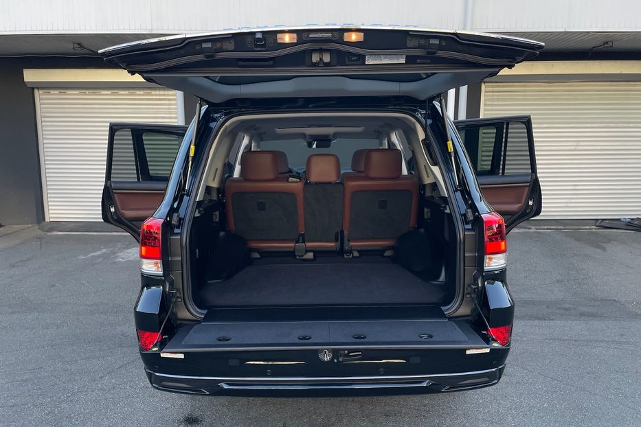 Продам Toyota Land Cruiser 200 Premium  2016 года в Киеве