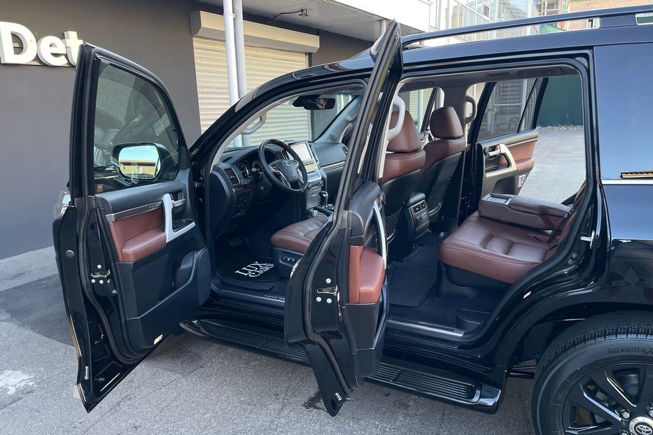 Продам Toyota Land Cruiser 200 Premium  2016 года в Киеве