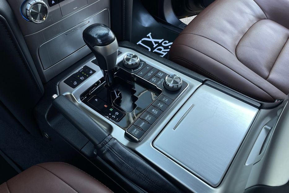 Продам Toyota Land Cruiser 200 Premium  2016 года в Киеве