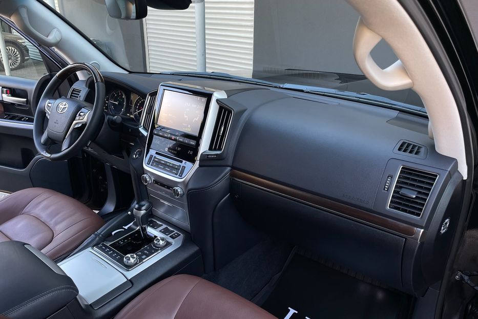 Продам Toyota Land Cruiser 200 Premium  2016 года в Киеве