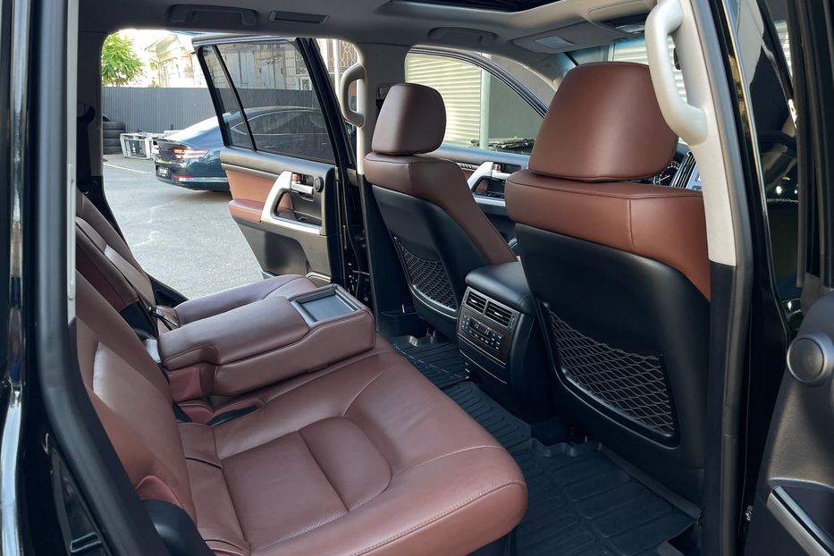 Продам Toyota Land Cruiser 200 Premium  2016 года в Киеве