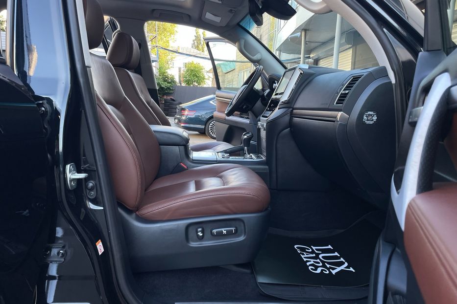 Продам Toyota Land Cruiser 200 Premium  2016 года в Киеве