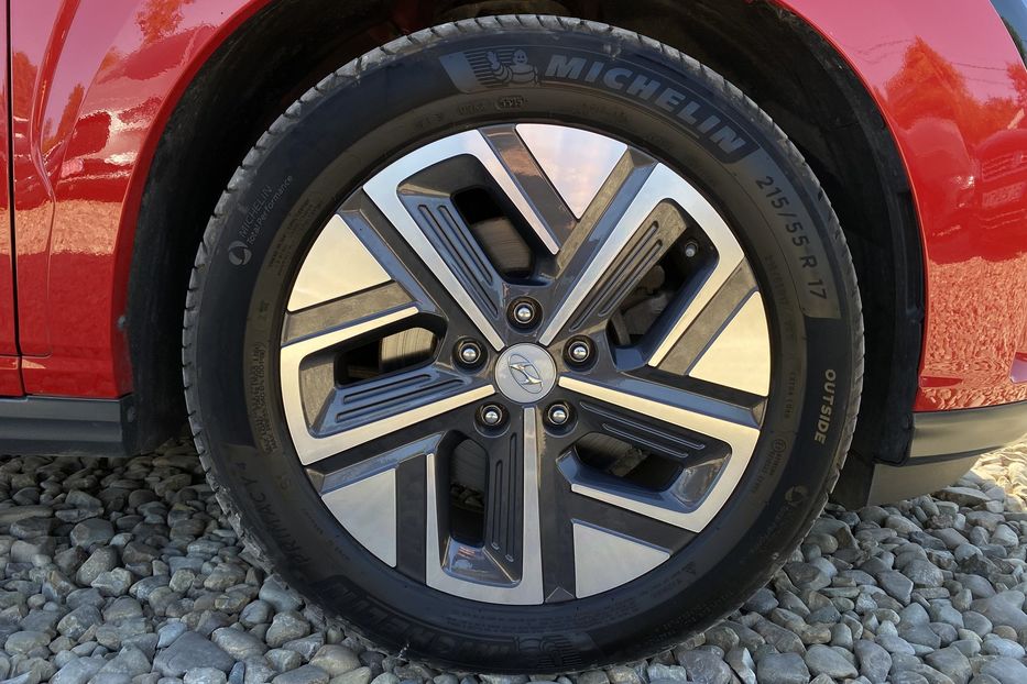 Продам Hyundai Kona 64кВтСліпізониПдгрівсиднькерма 2022 года в Львове