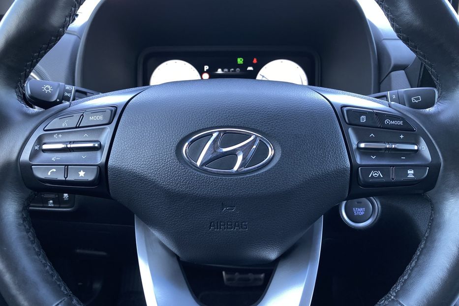 Продам Hyundai Kona 64кВтСліпізониПдгрівсиднькерма 2022 года в Львове