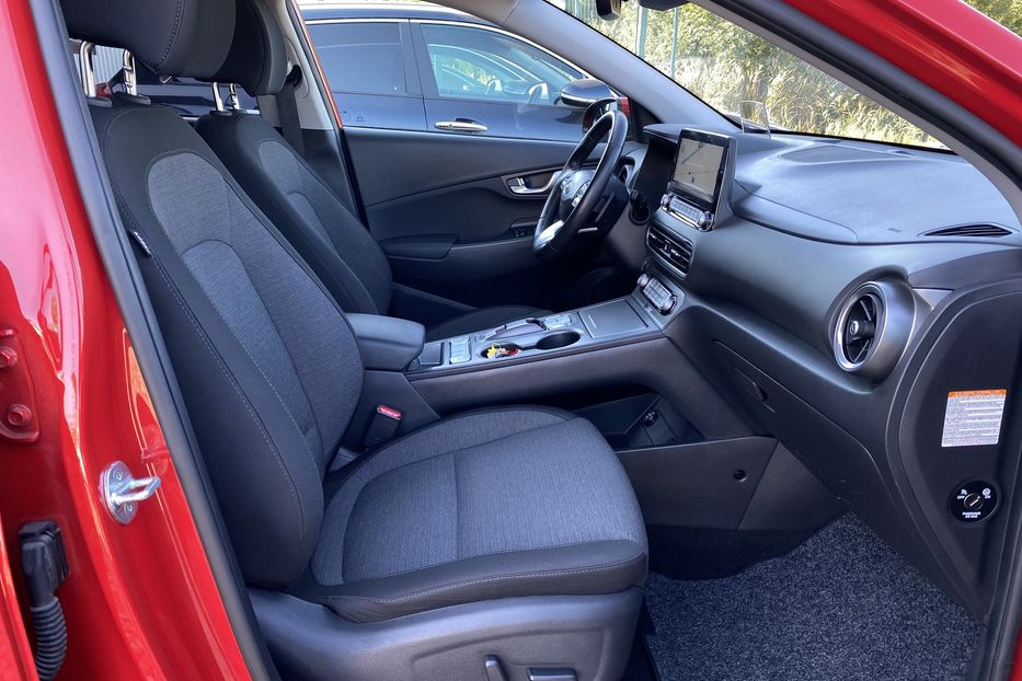 Продам Hyundai Kona 64кВтСліпізониПдгрівсиднькерма 2022 года в Львове