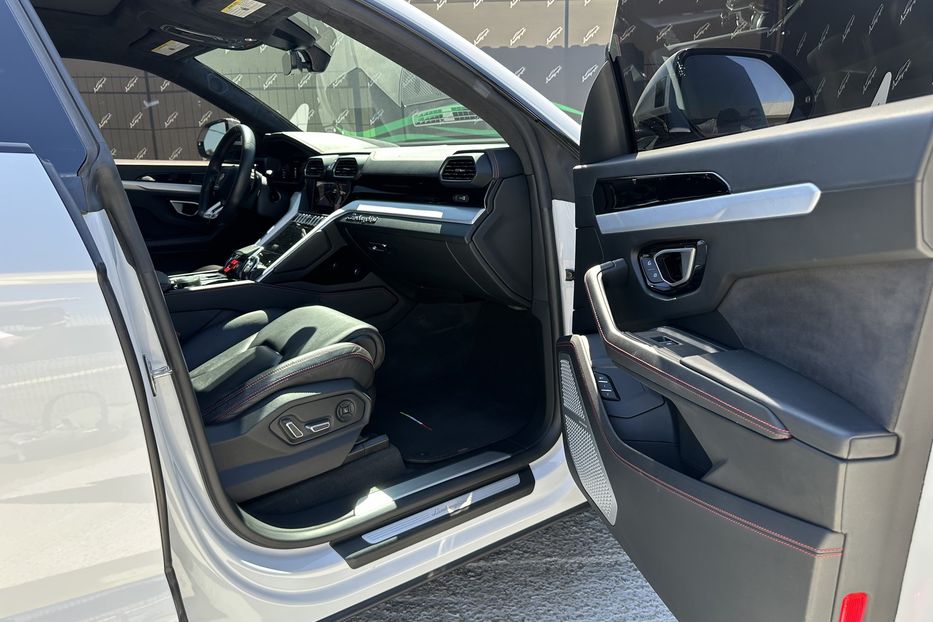Продам Lamborghini Urus 2019 года в Киеве