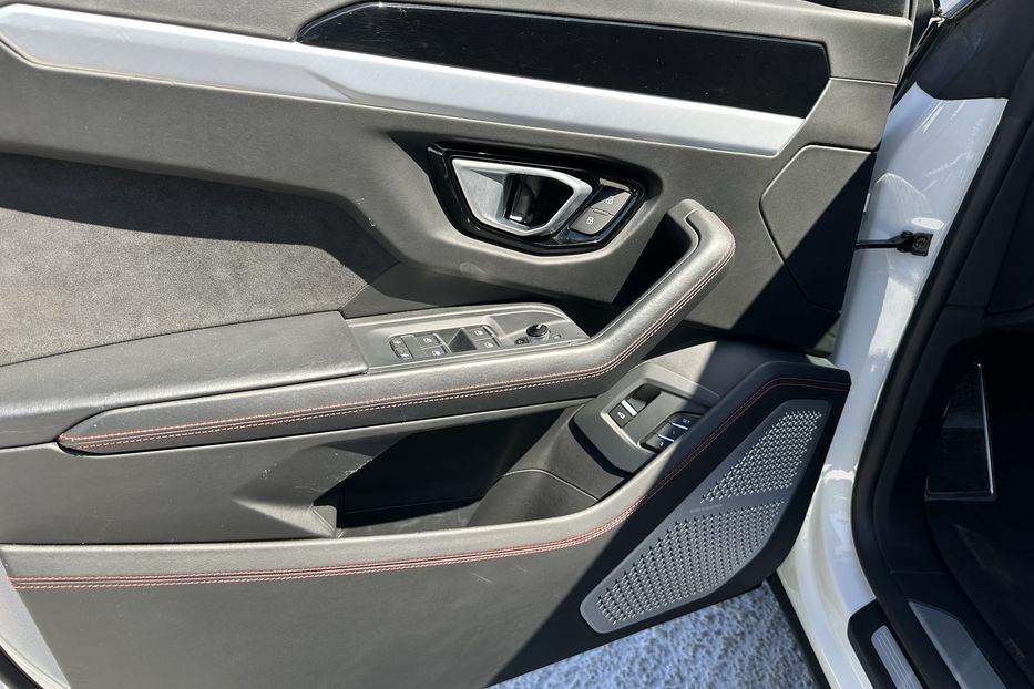 Продам Lamborghini Urus 2019 года в Киеве