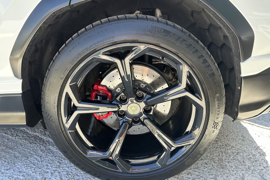 Продам Lamborghini Urus 2019 года в Киеве