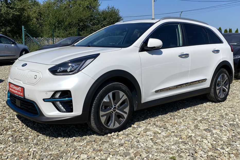 Продам Kia Niro 64 kWh Макс. комплектація Люк. 2021 года в Львове
