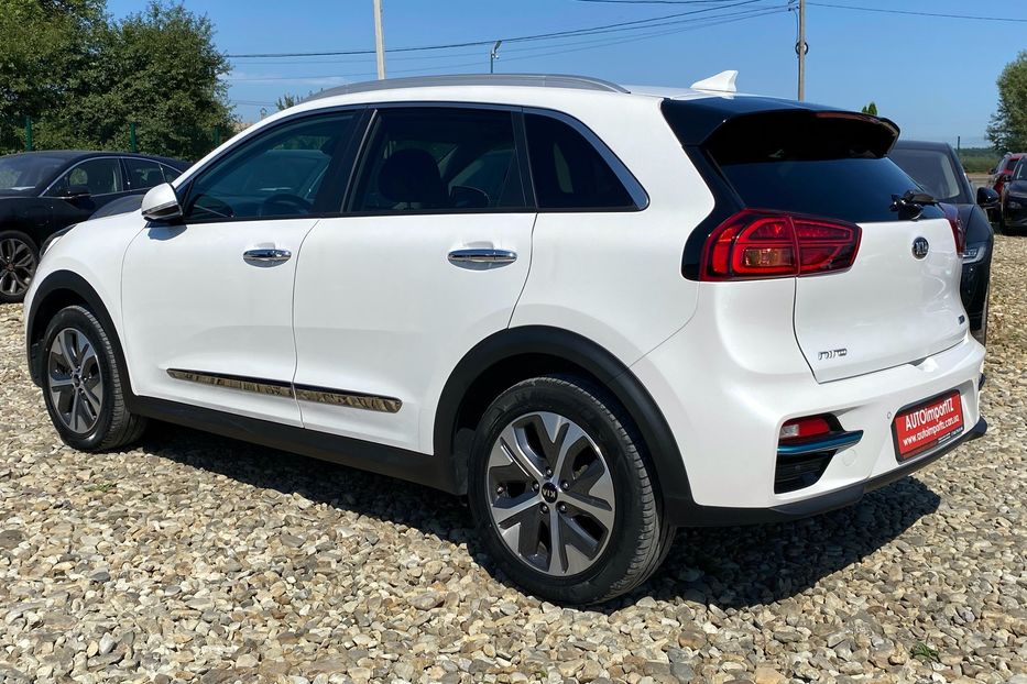 Продам Kia Niro 64 kWh Макс. комплектація Люк. 2021 года в Львове