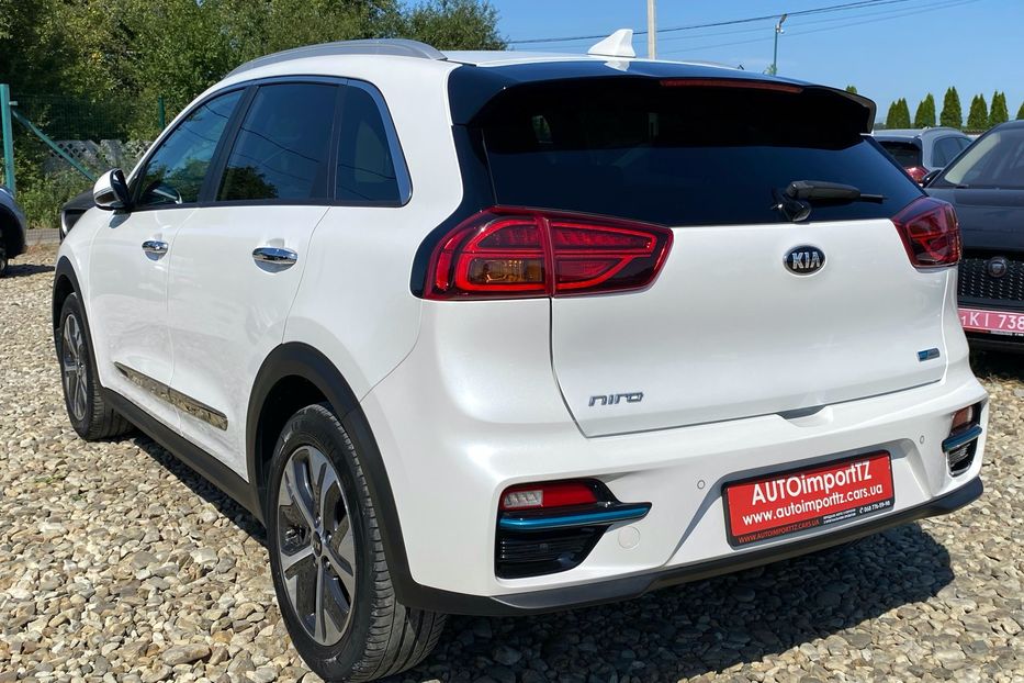Продам Kia Niro 64 kWh Макс. комплектація Люк. 2021 года в Львове