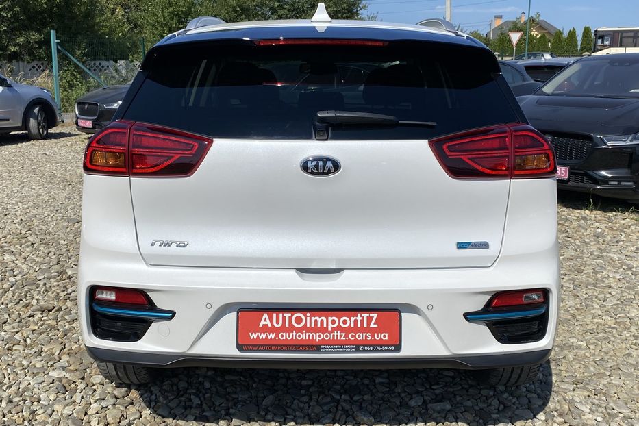 Продам Kia Niro 64 kWh Макс. комплектація Люк. 2021 года в Львове