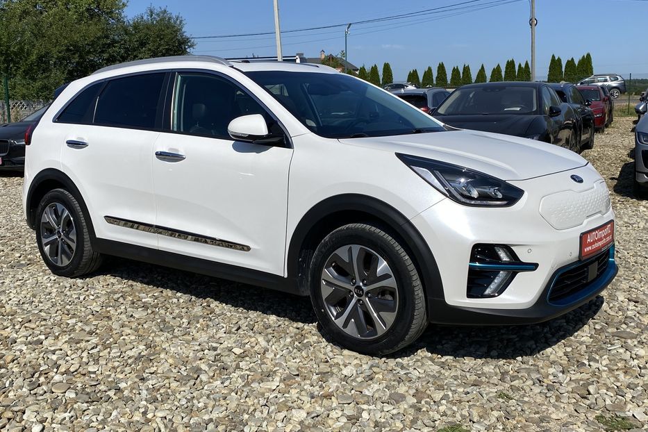 Продам Kia Niro 64 kWh Макс. комплектація Люк. 2021 года в Львове