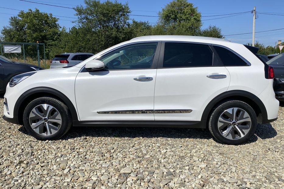 Продам Kia Niro 64 kWh Макс. комплектація Люк. 2021 года в Львове
