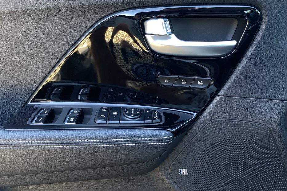 Продам Kia Niro 64 kWh Макс. комплектація Люк. 2021 года в Львове