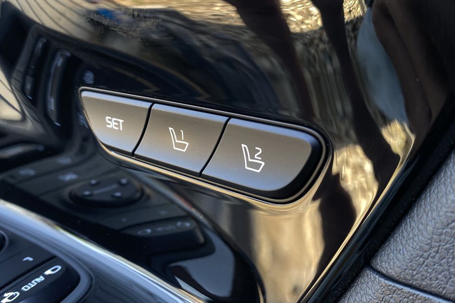 Продам Kia Niro 64 kWh Макс. комплектація Люк. 2021 года в Львове