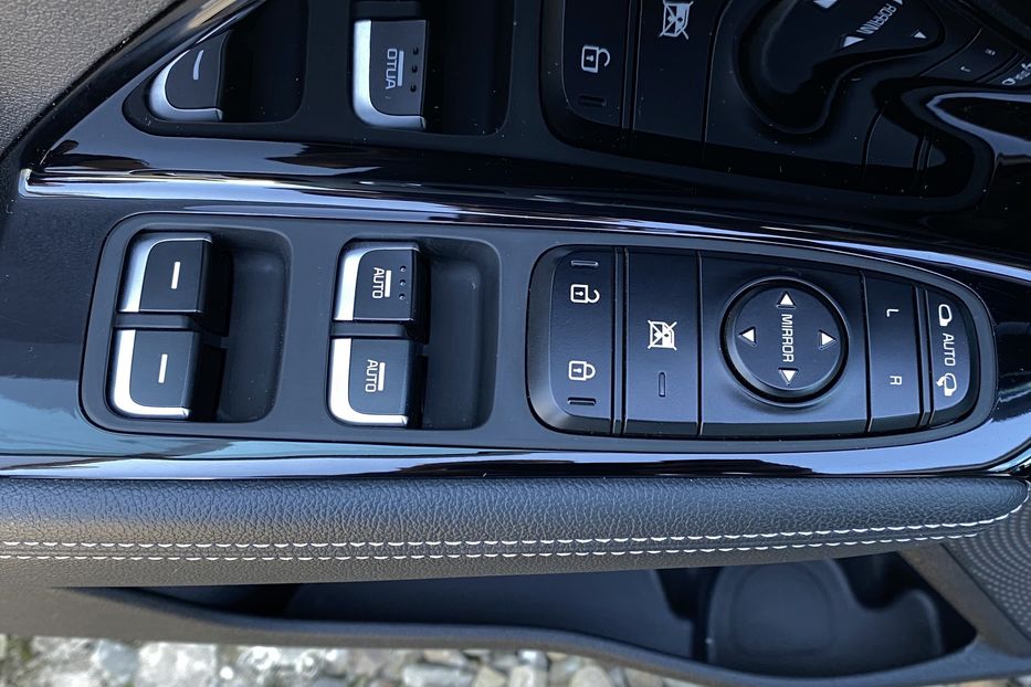 Продам Kia Niro 64 kWh Макс. комплектація Люк. 2021 года в Львове