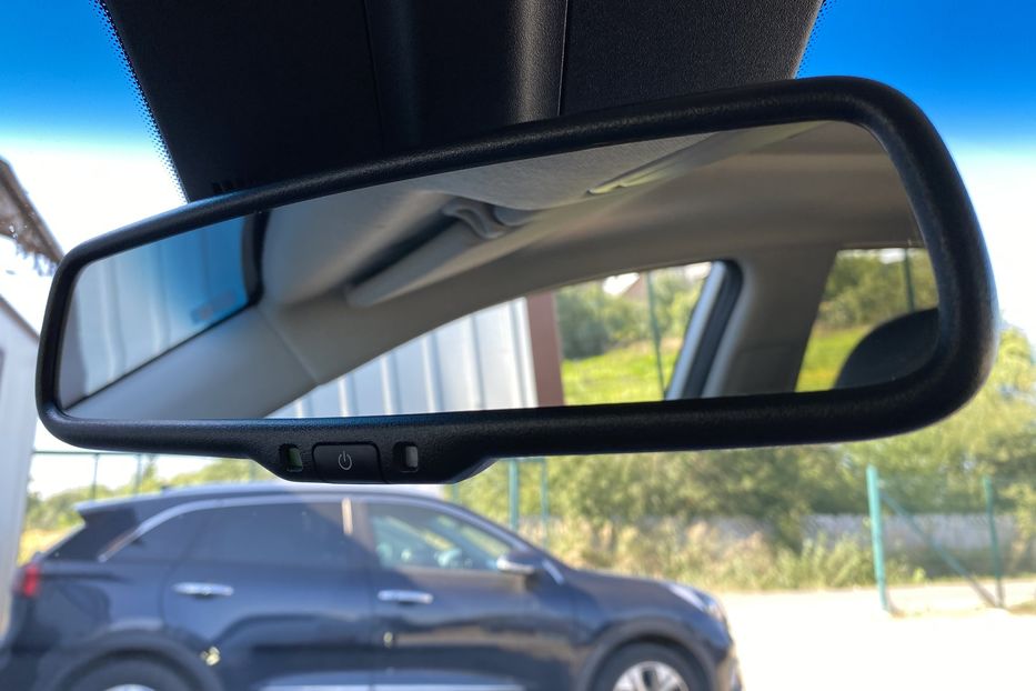 Продам Kia Niro 64 kWh Макс. комплектація Люк. 2021 года в Львове