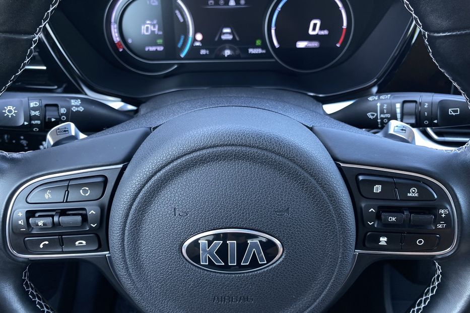 Продам Kia Niro 64 kWh Макс. комплектація Люк. 2021 года в Львове