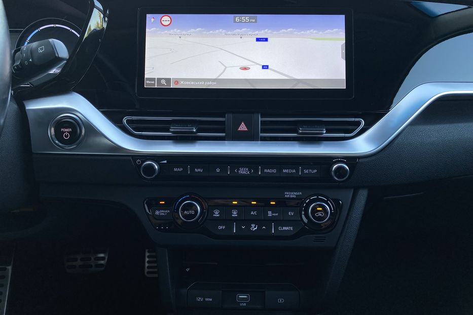 Продам Kia Niro 64 kWh Макс. комплектація Люк. 2021 года в Львове