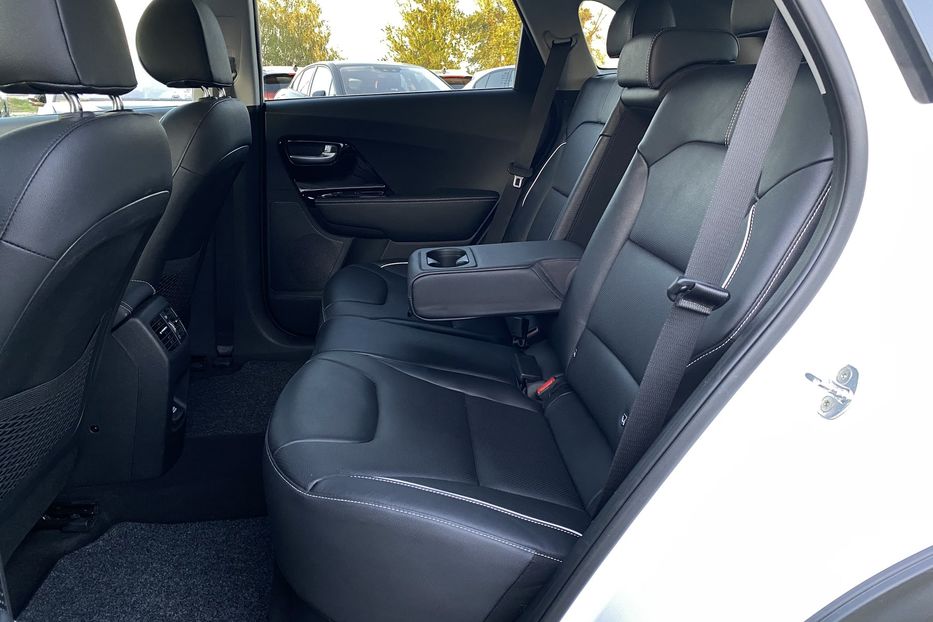 Продам Kia Niro 64 kWh Макс. комплектація Люк. 2021 года в Львове