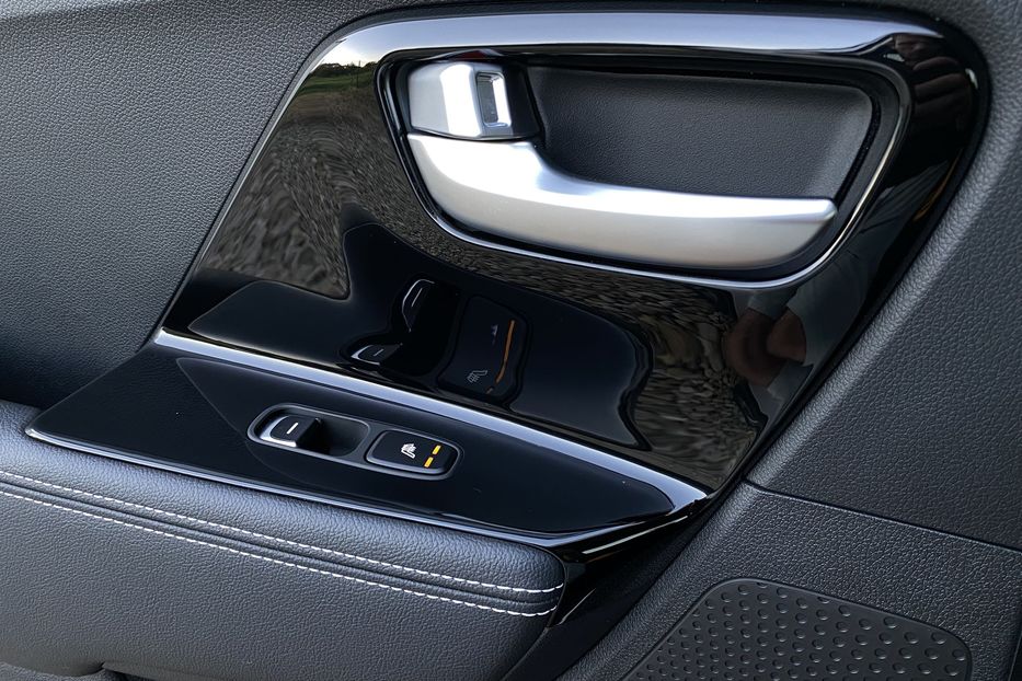 Продам Kia Niro 64 kWh Макс. комплектація Люк. 2021 года в Львове