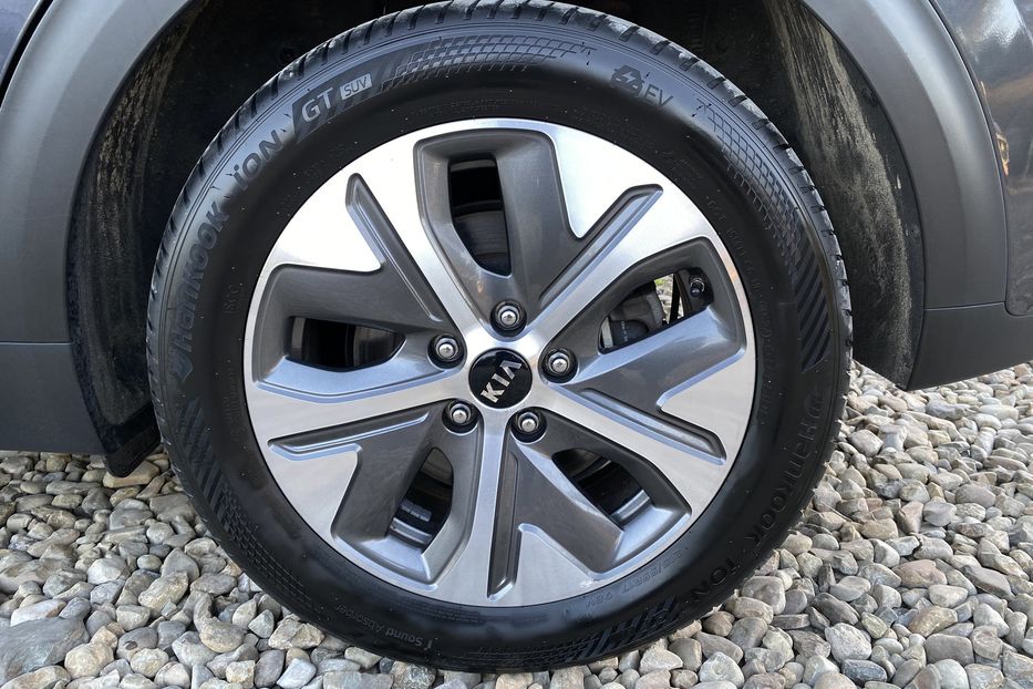 Продам Kia Niro 64 кВт Макс. комплектація 2020 года в Львове