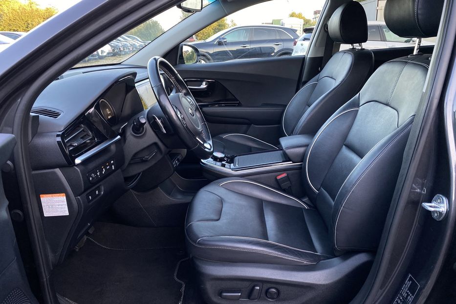 Продам Kia Niro 64 кВт Макс. комплектація 2020 года в Львове
