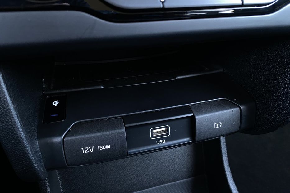 Продам Kia Niro 64 кВт Макс. комплектація 2020 года в Львове
