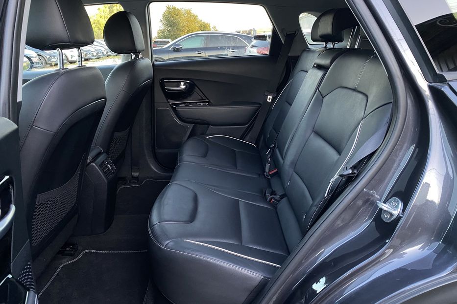 Продам Kia Niro 64 кВт Макс. комплектація 2020 года в Львове
