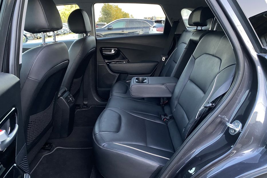Продам Kia Niro 64 кВт Макс. комплектація 2020 года в Львове