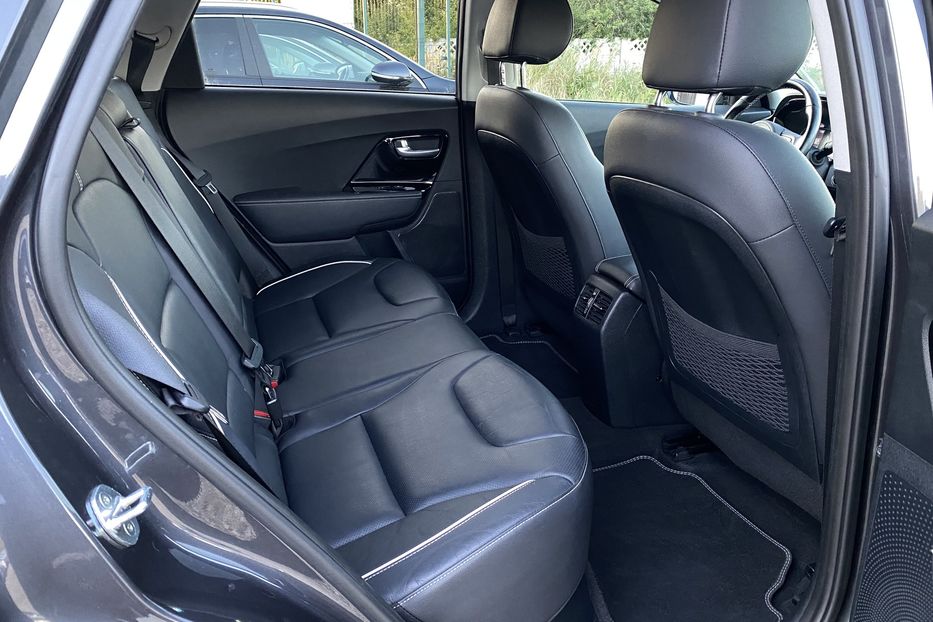 Продам Kia Niro 64 кВт Макс. комплектація 2020 года в Львове