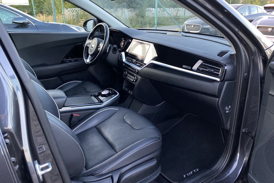Продам Kia Niro 64 кВт Макс. комплектація 2020 года в Львове