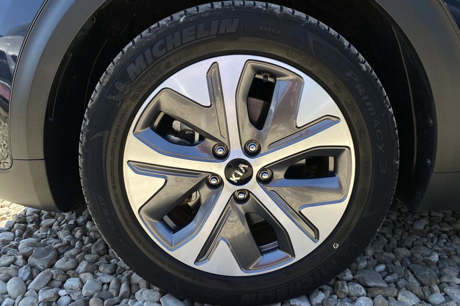 Продам Kia Niro 64 кВт Макс. комплектація 2020 года в Львове