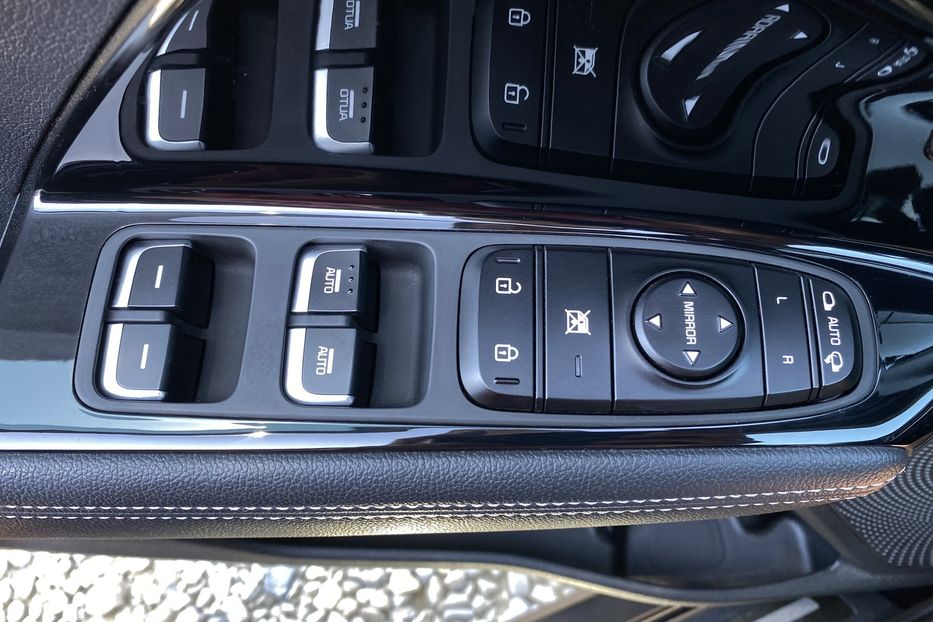 Продам Kia Niro 64 кВт Макс. комплектація 2020 года в Львове