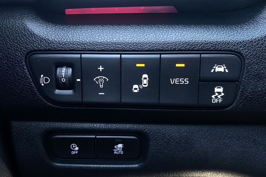 Продам Kia Niro 64 кВт Макс. комплектація 2020 года в Львове