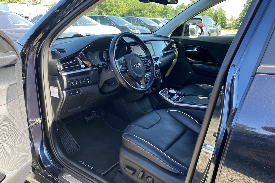 Продам Kia Niro 64 кВт Макс. комплектація 2020 года в Львове