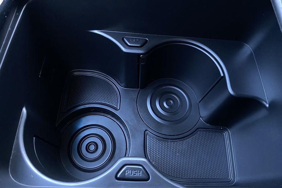 Продам Kia Niro 64 кВт Макс. комплектація 2020 года в Львове