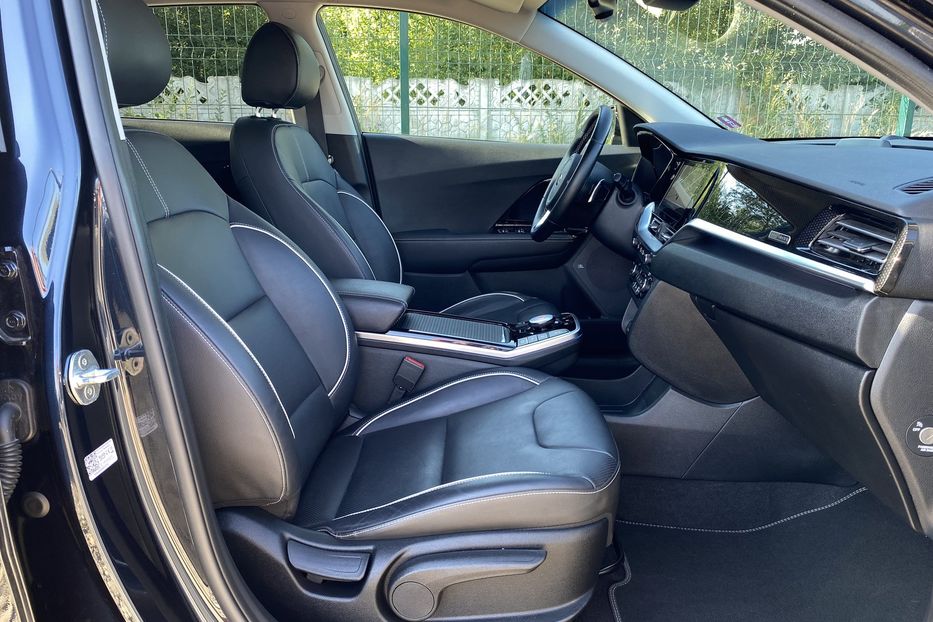 Продам Kia Niro 64 кВт Макс. комплектація 2020 года в Львове