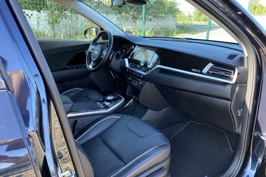 Продам Kia Niro 64 кВт Макс. комплектація 2020 года в Львове