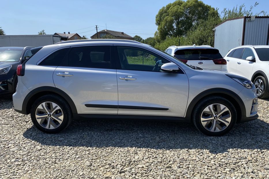 Продам Kia Niro 64 кВт Макс. комплектація 2020 года в Львове