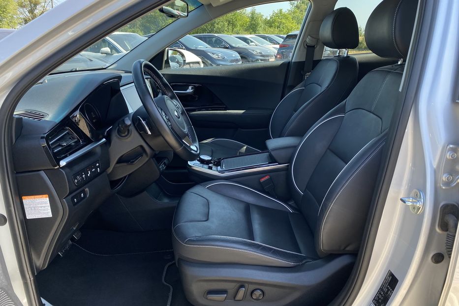Продам Kia Niro 64 кВт Макс. комплектація 2020 года в Львове